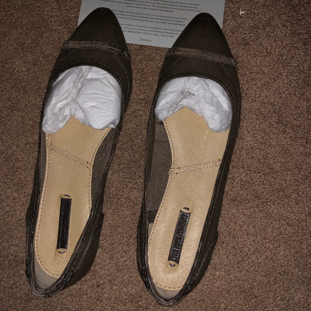 Frye flats